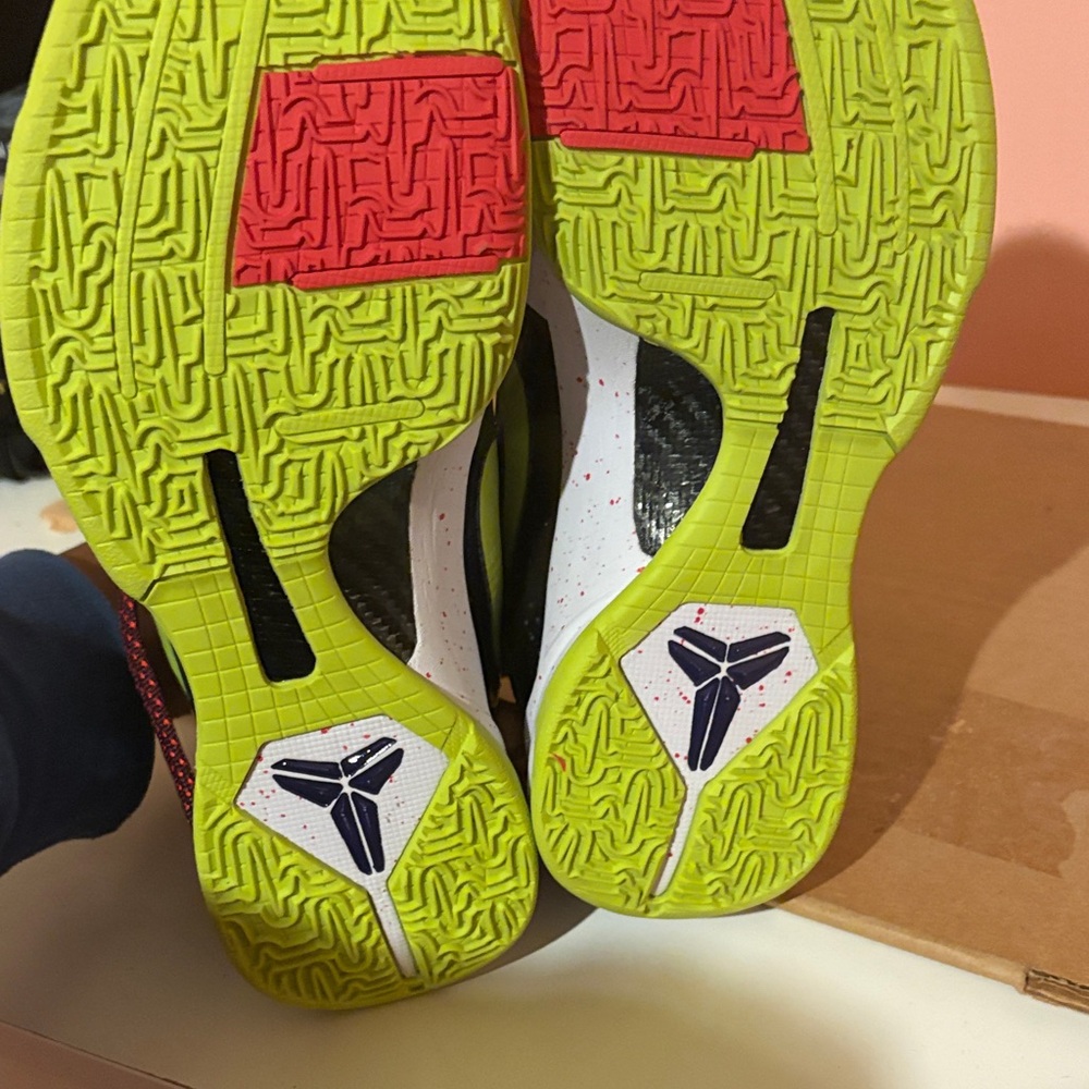 Kobe 5 Size 8 - image 5